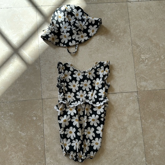 NWOT! Floral onesie with matching hat. - Picture 1 of 1